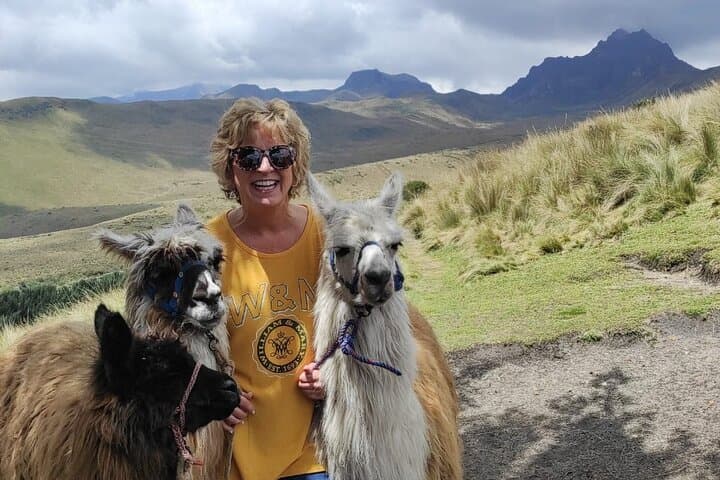 Quito Skyline & Equator Private Tour