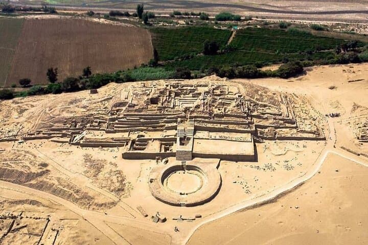 Full day in Caral, the oldest city in America