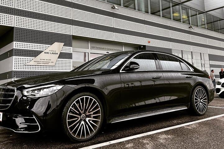 Vienna City to Vienna Airport Private Transfer Schwechat One Way