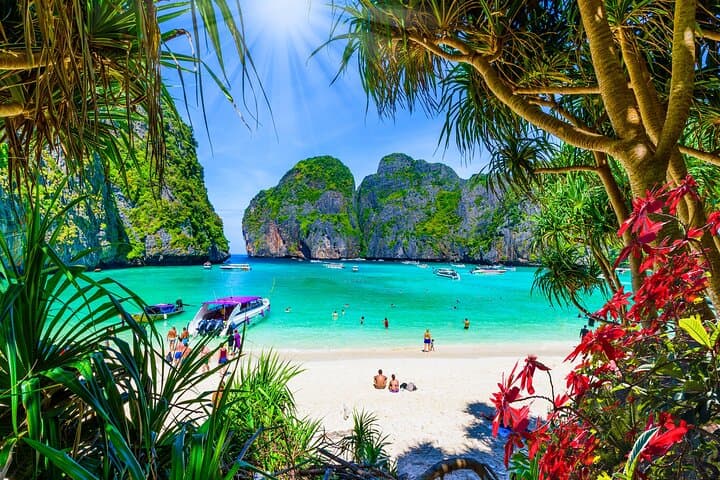 Private Tour - Phi Phi Island with boat from Phuket