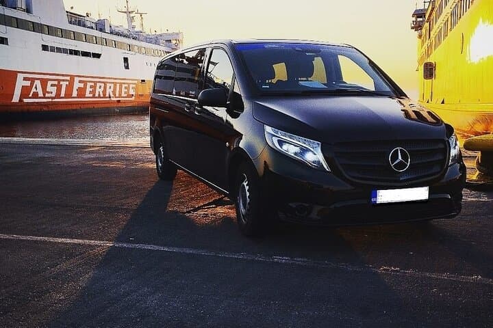 Limousine Service from Athens City to Acropolis.