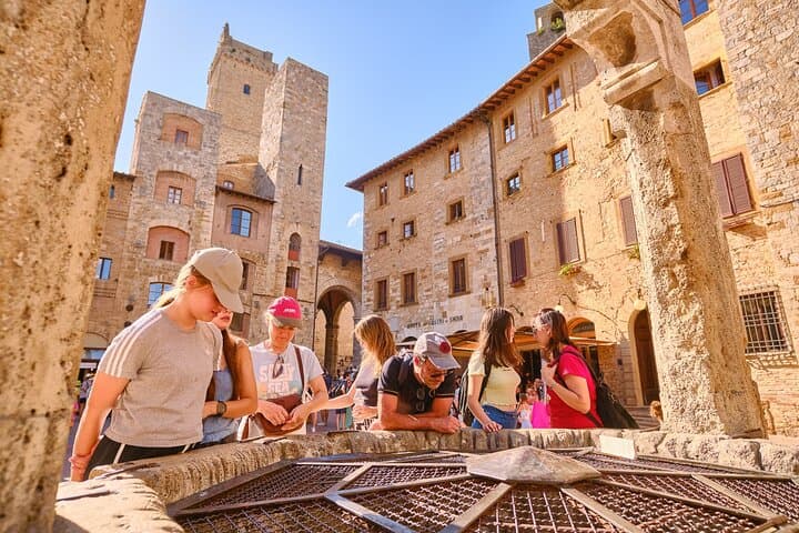 Exclusive Siena and San Gimignano Tour & Chianti Wine Experience