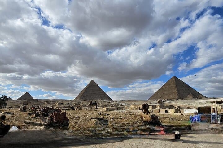 All-Inclusive History Lovers Giza pyramids, Saqqara,camel & lunch