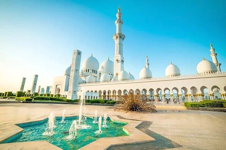 Abu Dhabi City Tour in a 4x4 Shared Vehicle
