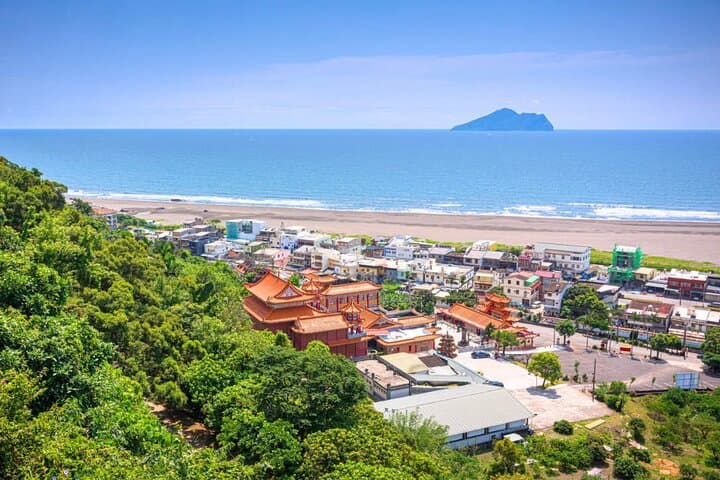 Northeast Coast Day Tour: Bitoujiao, Lighthouse & Lanyang Museum