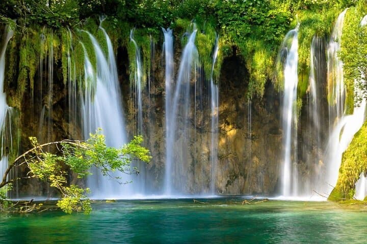 Plitvice Lakes Private Sightseeing Tour from Zagreb with Transfer