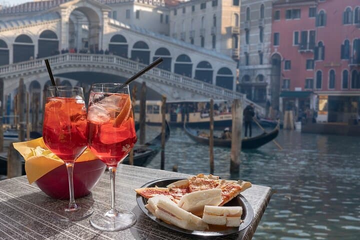 Venice Sunset Walking Tour with Local Bites and Drinks