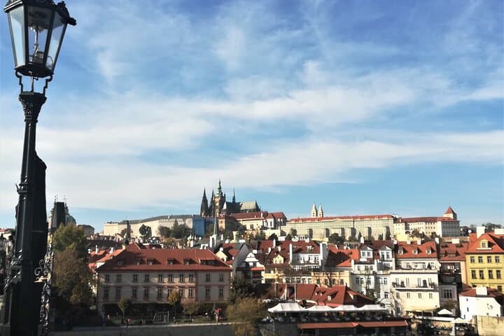 Tour of Charles Bridge and Prague Castle. In Spanish