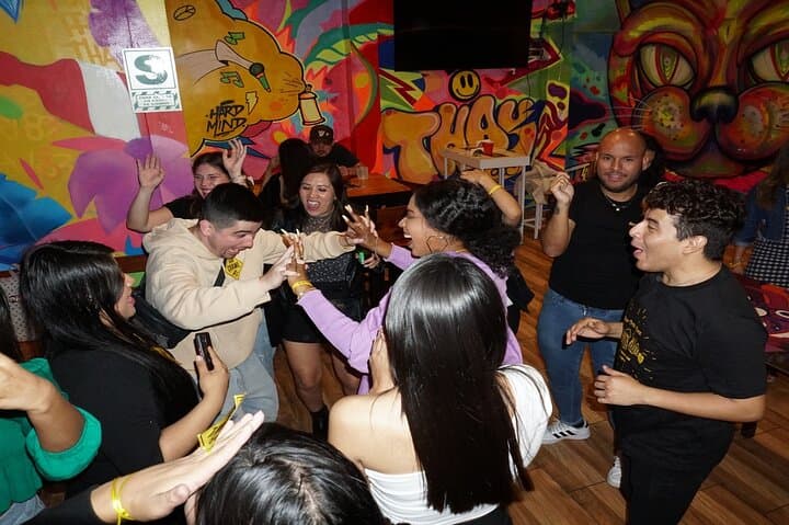 Bar Crawl Night Tour in Miraflores