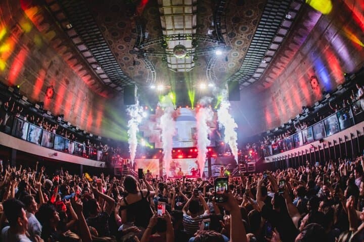 Hollywood Club Crawl in Los Angeles