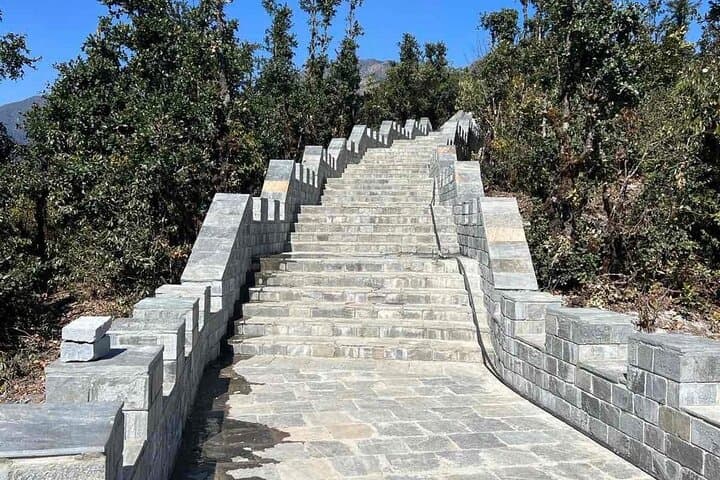 Explore the Helambu Great Wall