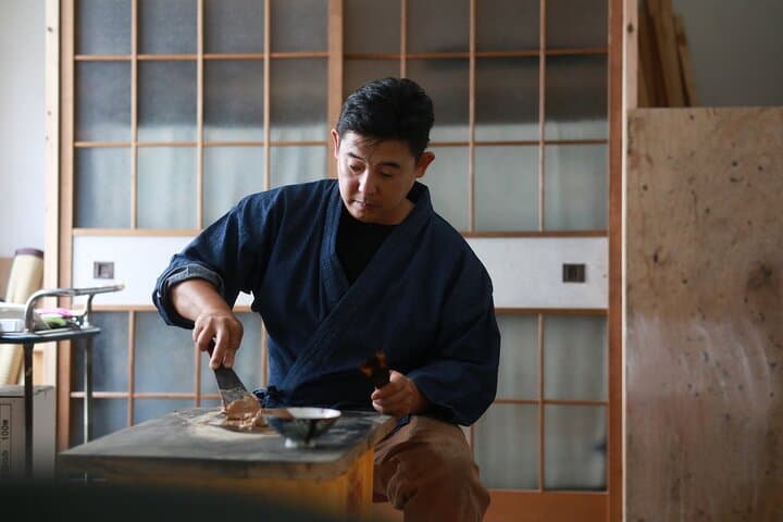Hiroshima:Private lacquer workshop experience tour(gift included)