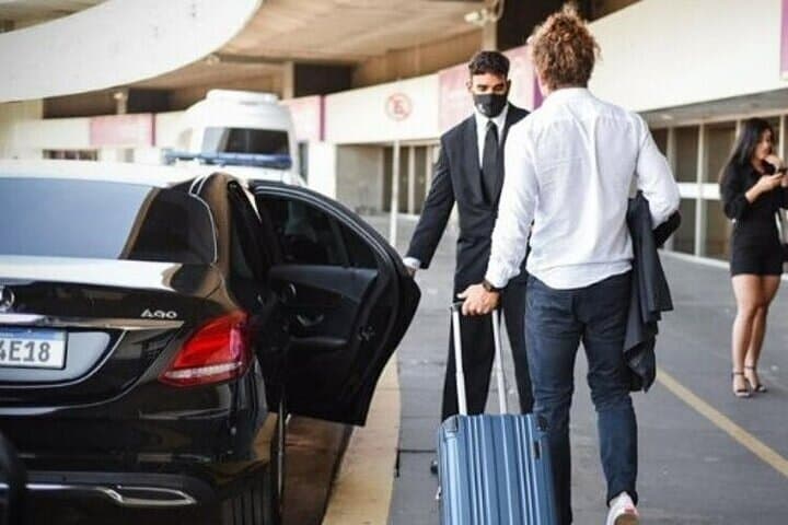 Private One-way Transfer from Seattle Airport to Seattle