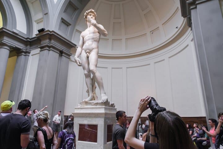 One Day Walking Tour with Accademia & Uffizi Gallery in Florence