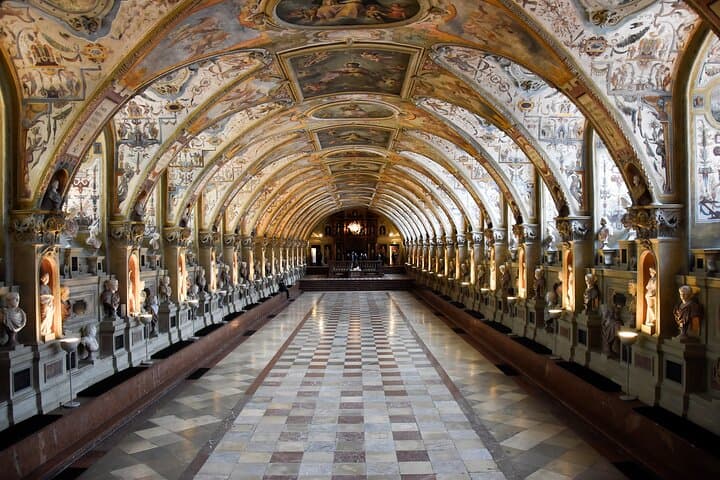 Private Munich Residenz Palace & Treasury Tour
