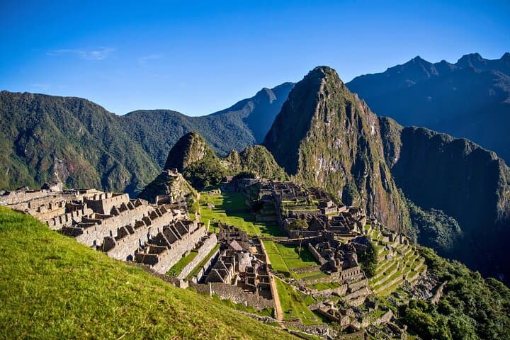 8-Day Best-Selling Peru Tour: Machu Picchu, Rainbow Mt & Titicaca