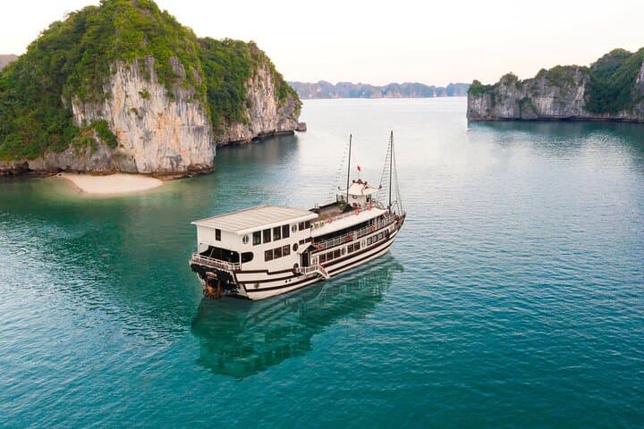 2 Days 1 Night Halong Bay Classic Wooden Cruise