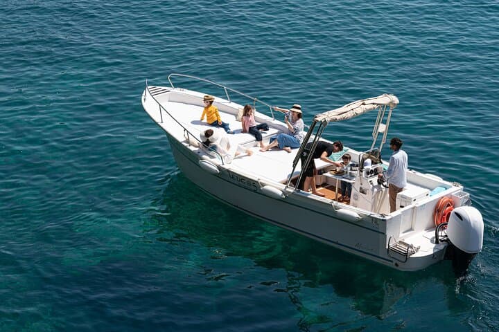 Boat tour to the caves