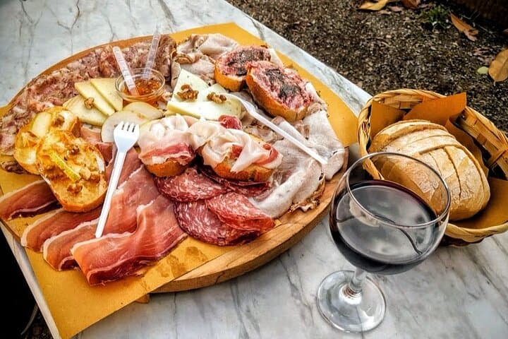 Pisa Traditional Food Tour
