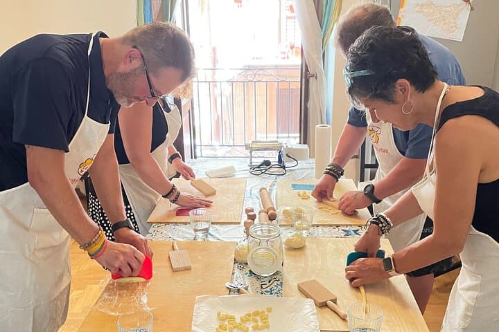 Cooking class in Palermo city center