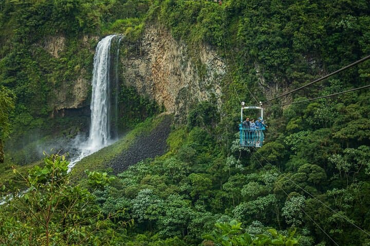 Traversing Ecuador's Icons and Hidden Gems