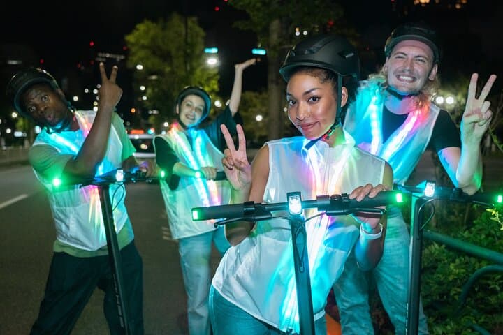 Tokyo: Tokyo Tower E-scooter Tour -Tower Ticket Included-