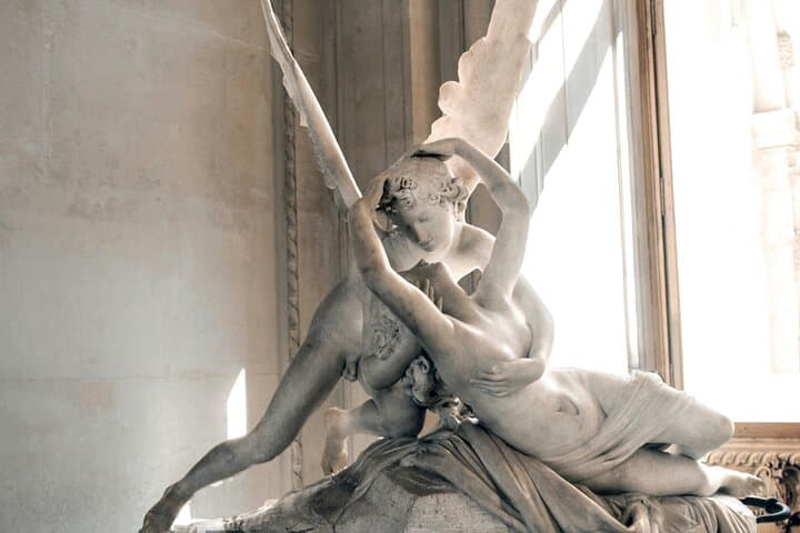 Louvre Treasures Private Experience – Languages Available