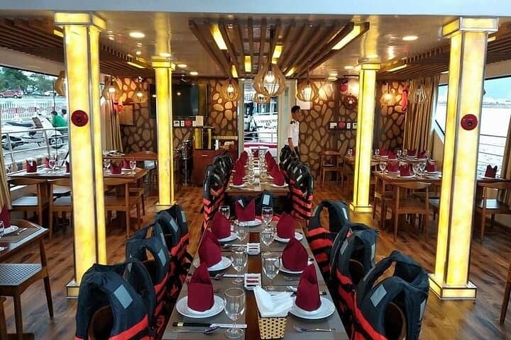 Dragon Cruise by Romantic Yatch: Tasty Beer/Flower/Cake & Dance