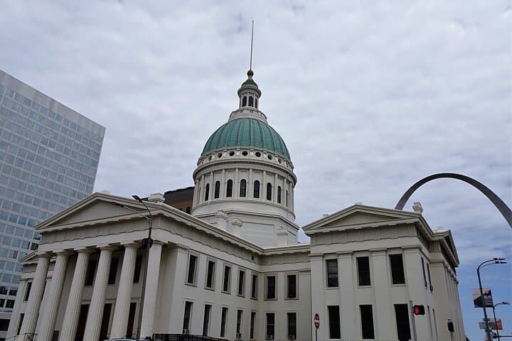 Landmarks Downtown-East Walking Tour