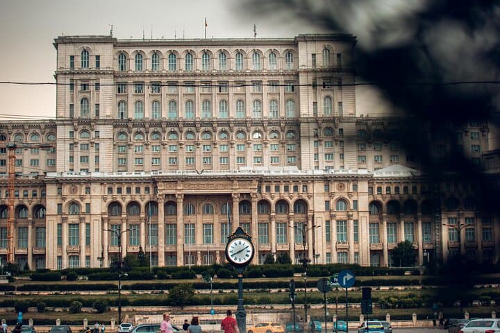 Private Bucharest for 6 Hours Chauffeur with Driven Tour
