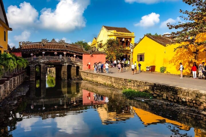 Walking Tour and Lantern Making Class in Hoi An