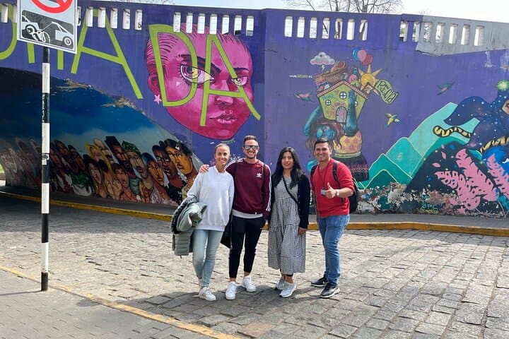 Bohemian and artistic ravine walking tour