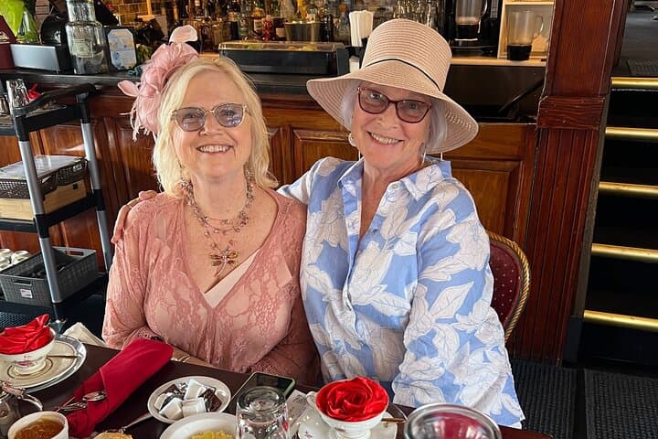 St. Johns River High-Tea Cruise Tour in Sanford