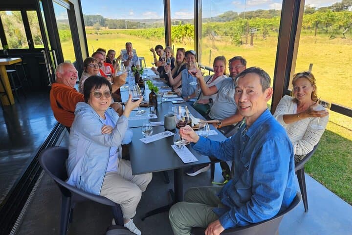 Adelaide Highlights, Hahndorf & McLaren Vale Wine Tasting and Sightseeing Tour