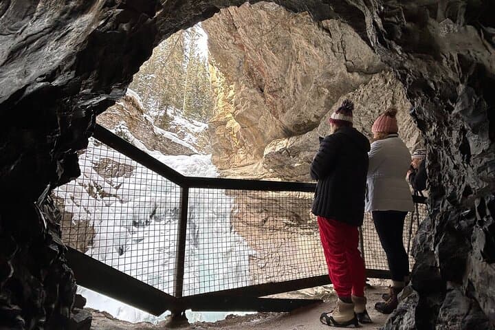 Banff or Calgary: Lake Louise, Emerald, and Johnston Canyon Trip