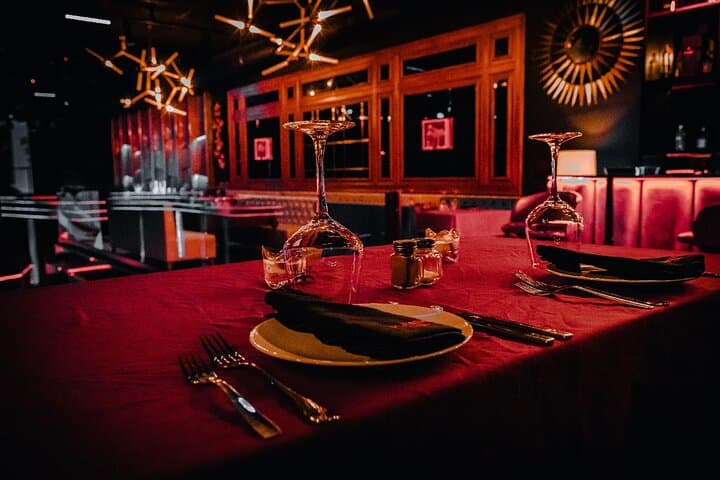 luxury Cabaret Dinner Experience with Pole shows in Porto