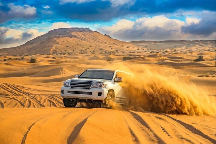 Dubai Desert Safari with dune bashing and Dinner