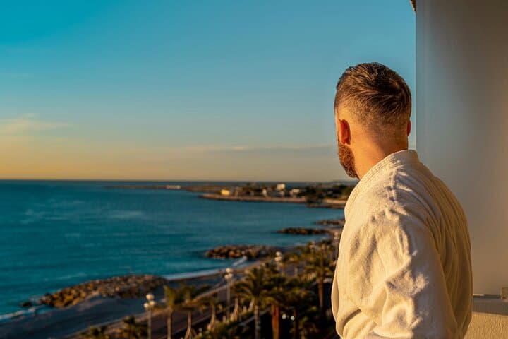 Photoshoot at Promenade des Anglais Capturing Coastal Elegance