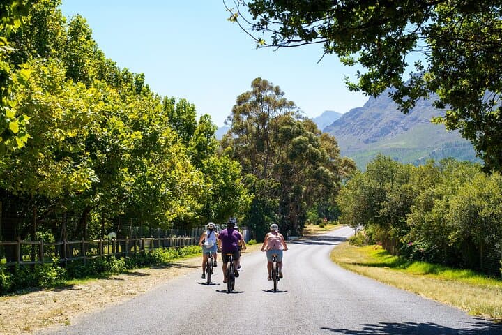 Franschhoek Winelands Meander Cycle Tour ©