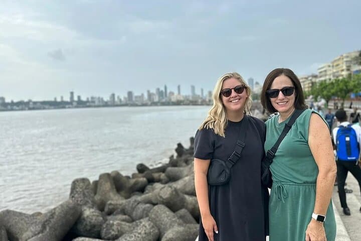 Daily Mumbai City Group Tour with Chai and Snacks