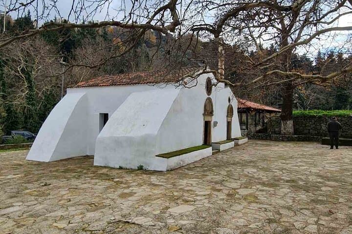 Private Tour 4 Traditional Villages in Chania & Explore Agia Lake