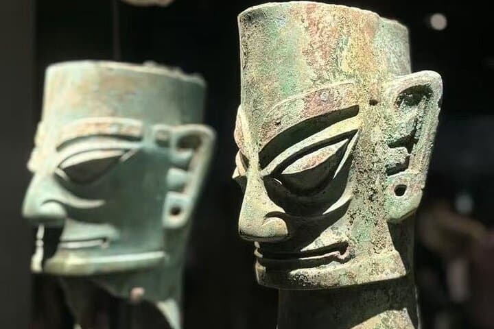 1-Day Chengdu Panda Research Base and Sanxingdui Archeological Museum Tour