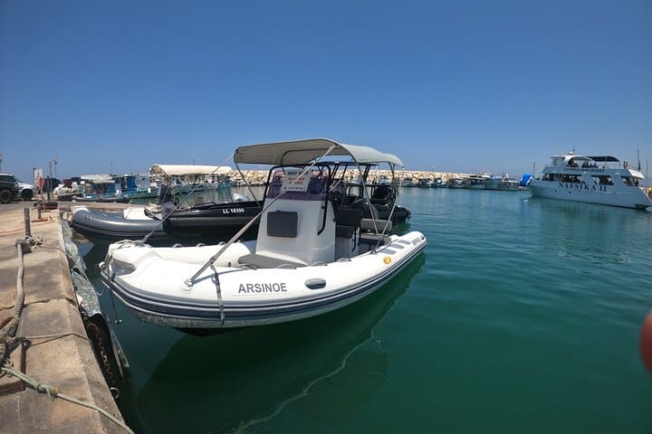 Private Blue Lagoon Boat Rental No Licence and Masks Included