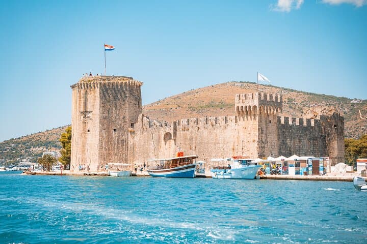 Split/Trogir:Blue Lagoon and 3 Islands Speedboat Small group Tour