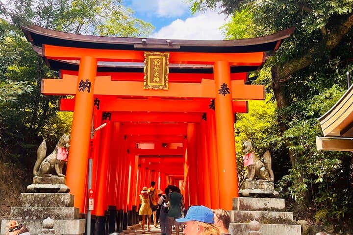 Kyoto Customizable Tour with Guide and Luxury Vehicle