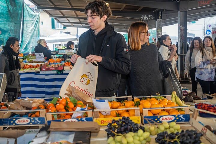 Modena Walking Tour & Traditional Cooking Class with Wine