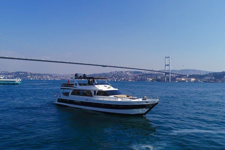 2 Hours Luxury Private Yacht Cruise on the Bosphorus