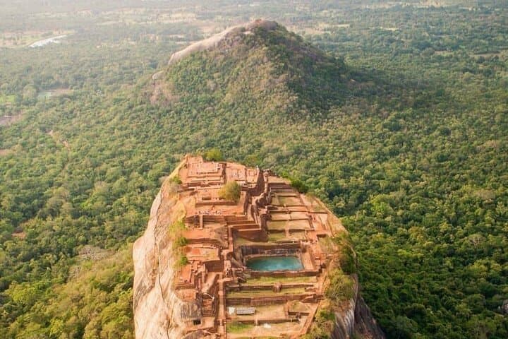 8-Day Nature & Adventure - Tour with Private Chauffeur