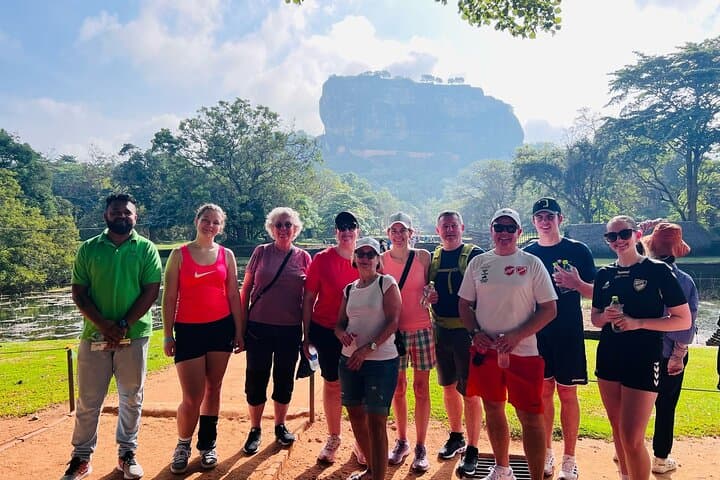 Sigiriya Rock Fortress and Dambulla Cave Tour with Lunch (Group)