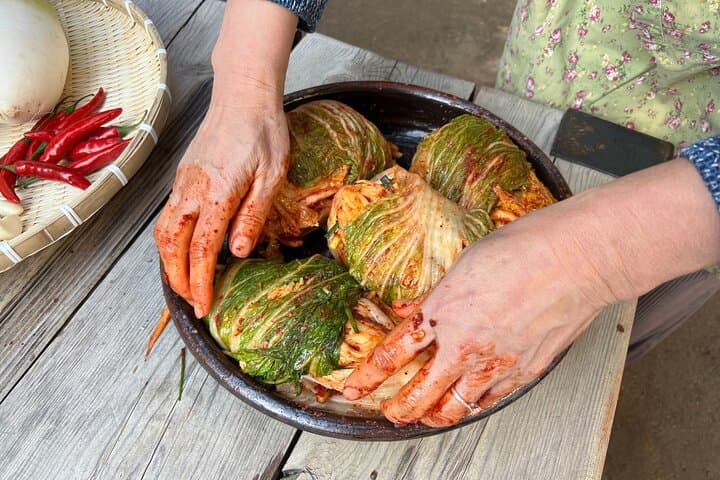 Kimchi Cooking Class in Hanok House & Donate Kimchi